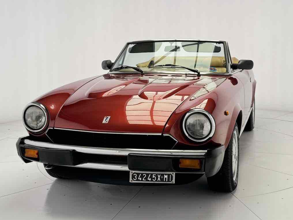 Fiat - 124 Pininfarina Spider Europa 